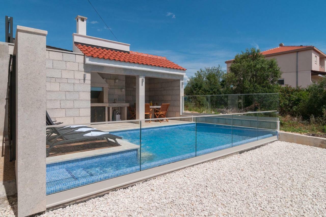Beautiful Apartment With Private Pool Trogir Exterior photo
