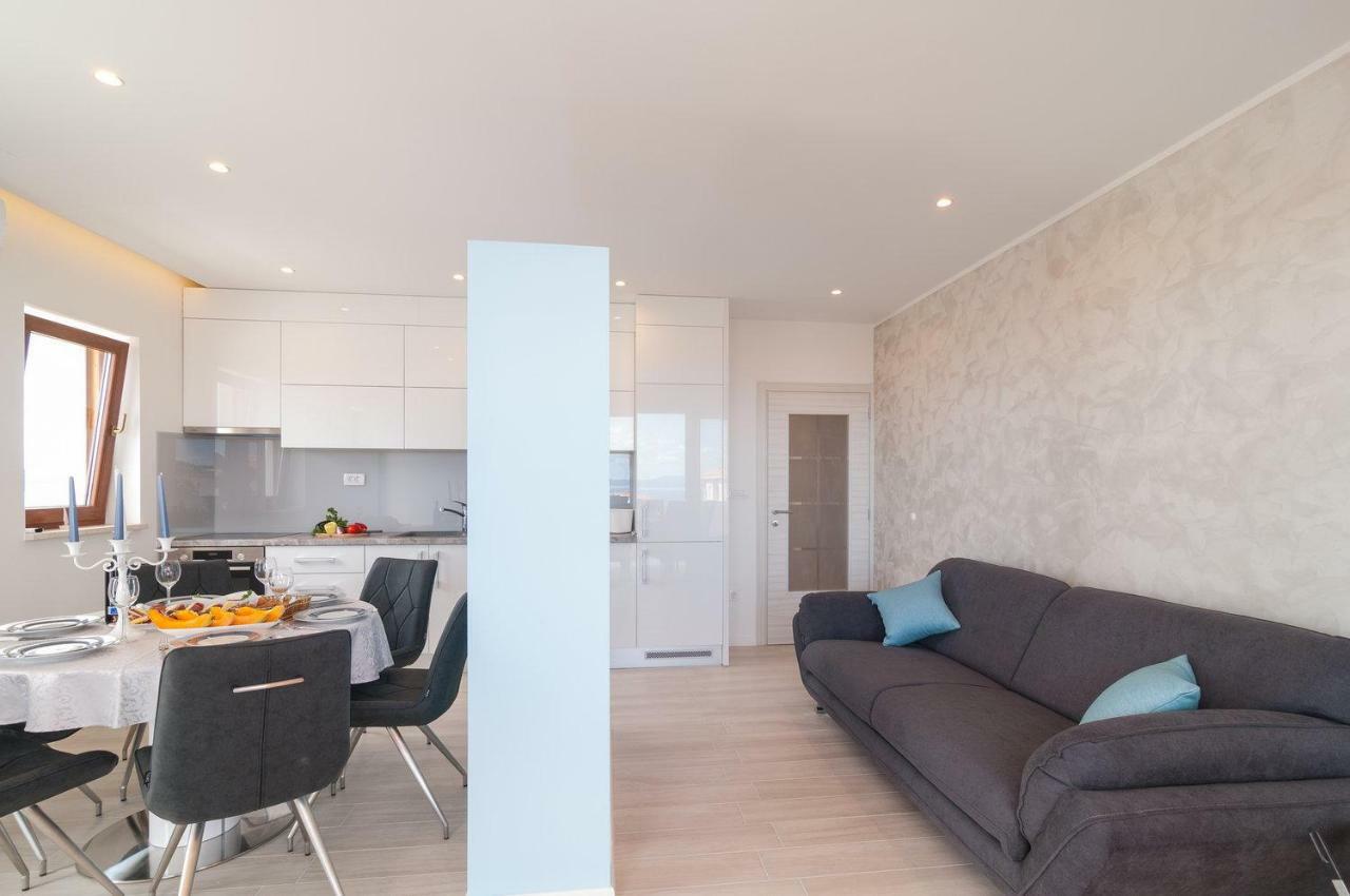 Beautiful Apartment With Private Pool Trogir Exterior photo