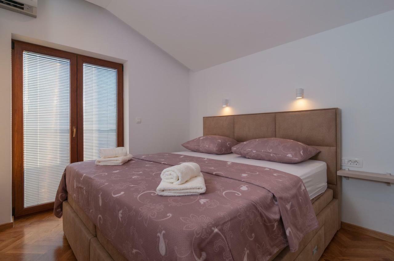 Beautiful Apartment With Private Pool Trogir Exterior photo