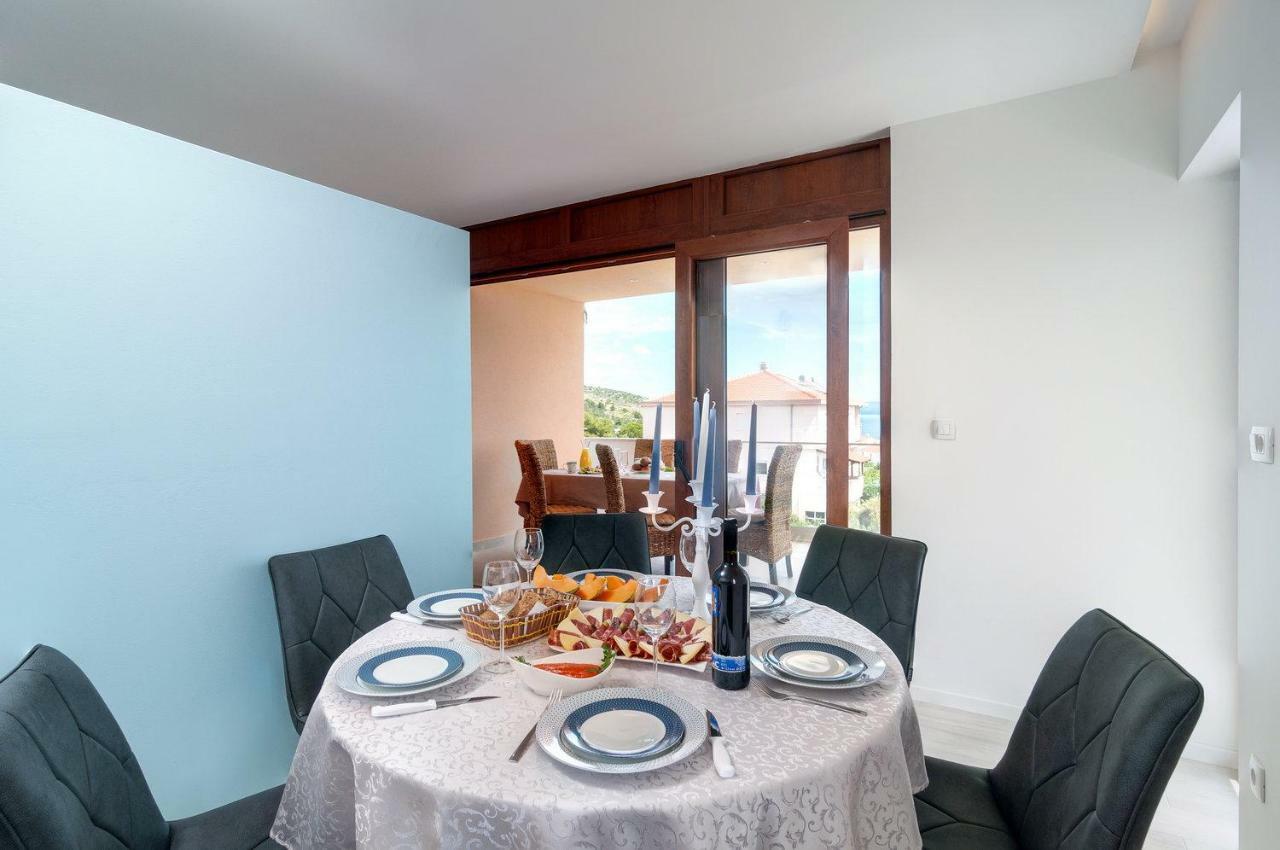 Beautiful Apartment With Private Pool Trogir Exterior photo