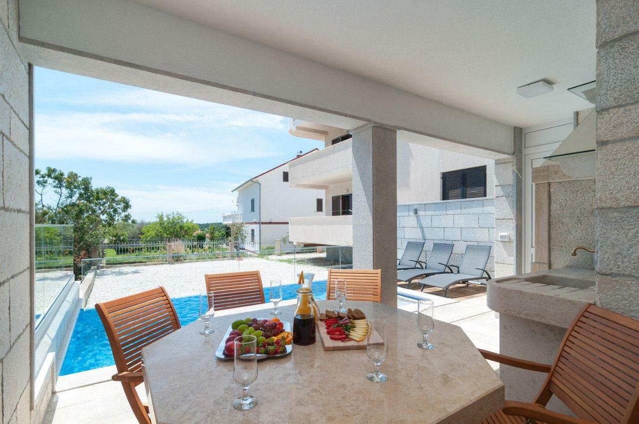 Beautiful Apartment With Private Pool Trogir Exterior photo